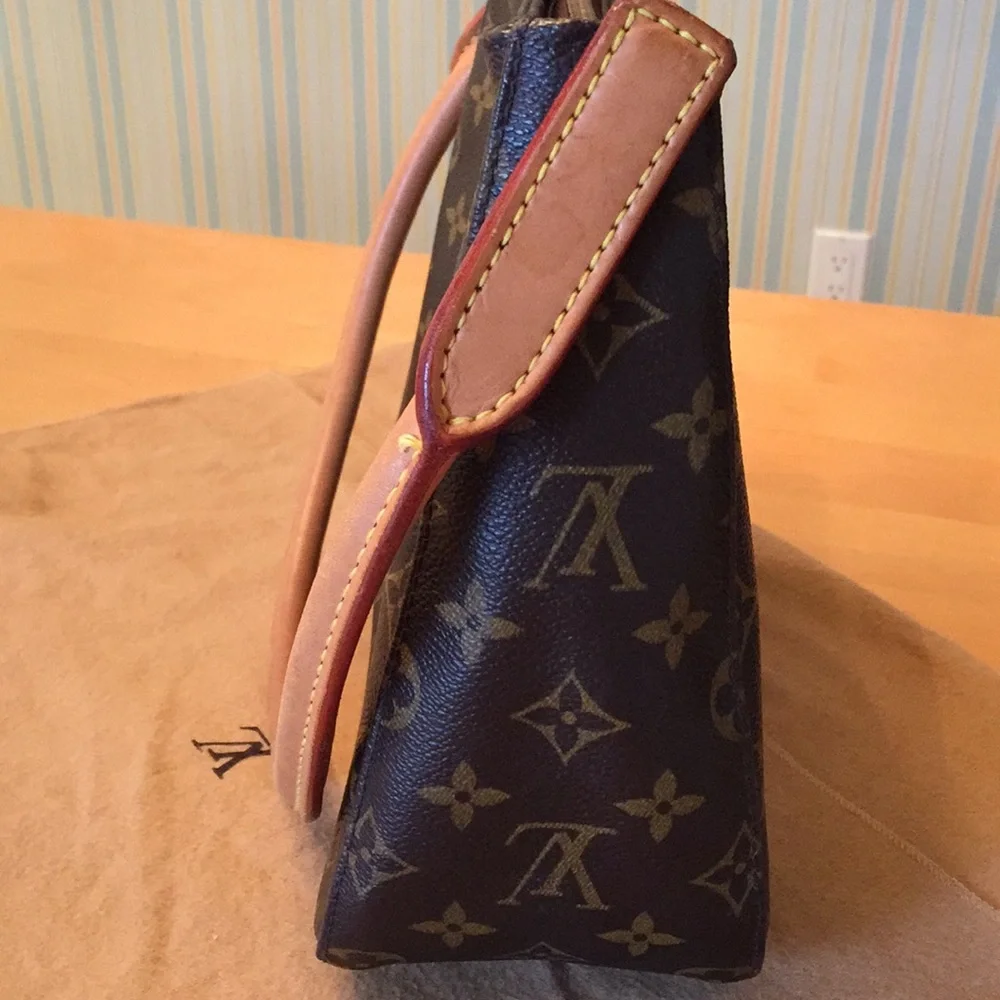 Louis Vuitton Monogram Canvas Shoulder Bag with Natural Vachetta Handle